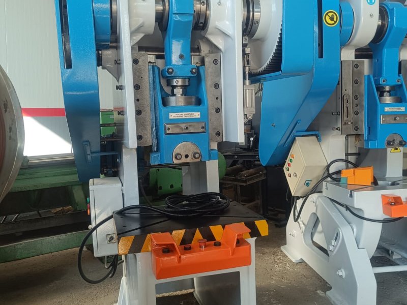 DİRİNLER 60 TONLUK EKSANTRİK PRES